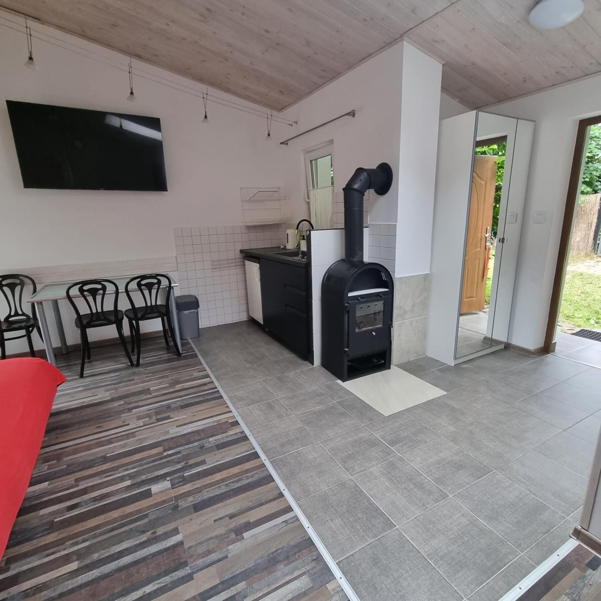 Pokoje I Apartamenty Przy Sosnowej Poddąbie Exteriér fotografie